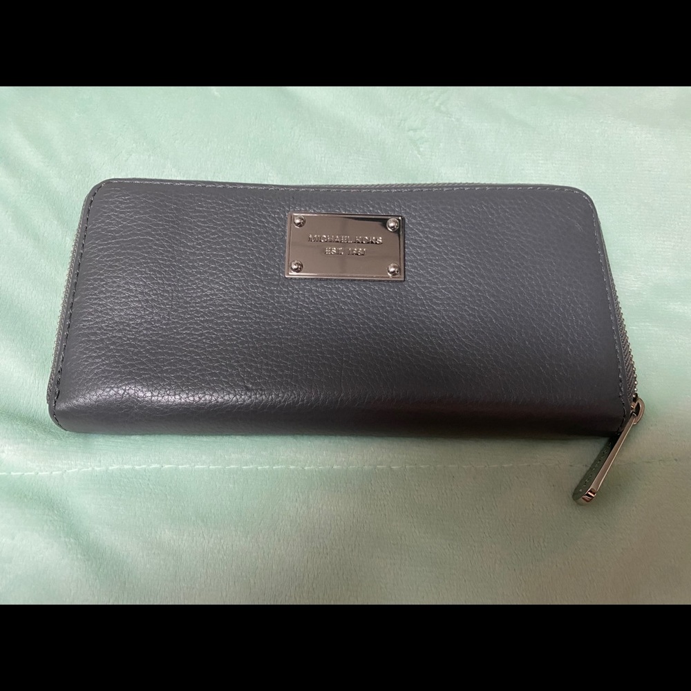 Michael Kors Contential Grey leather wallet